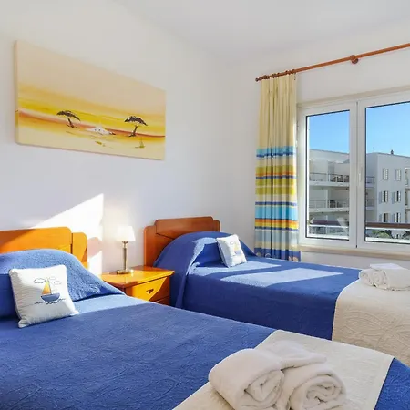 Apartamento Beautiful Two Bedroom In Marina With Shared Pool