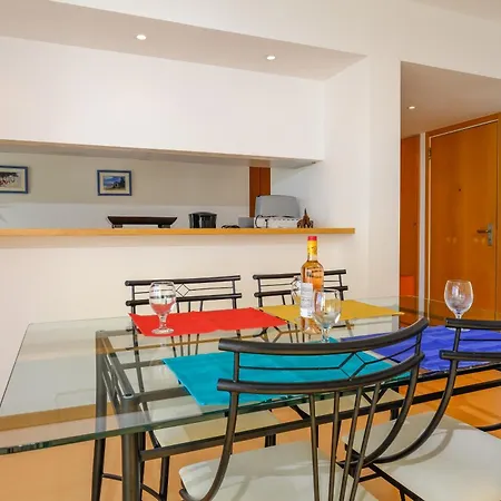 Apartment Beautiful Two Bedroom In Marina With Shared Pool *