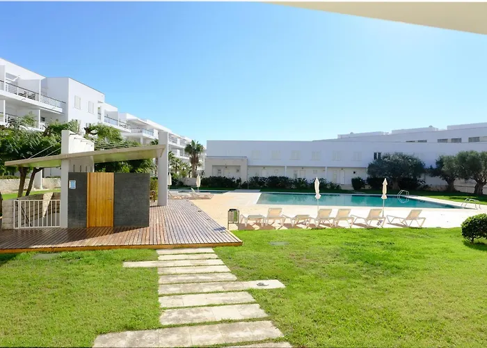 Apartamento Beautiful Two Bedroom In Marina With Shared Pool