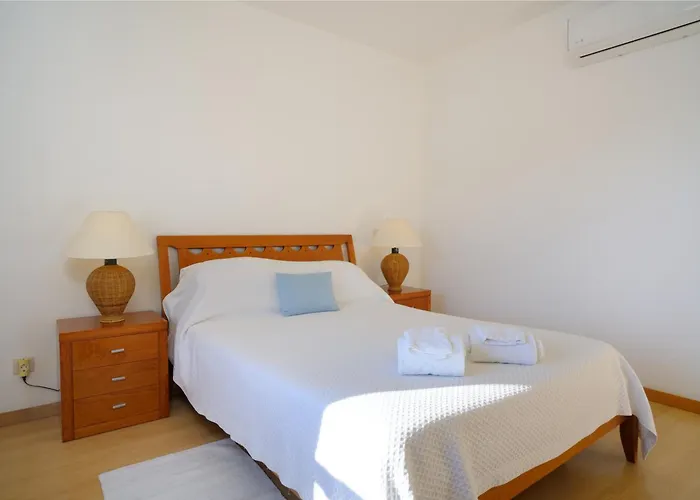 Beautiful Two Bedroom In Marina With Shared Pool * Lagos