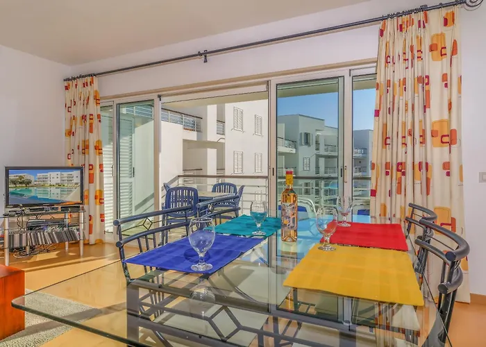 Beautiful Two Bedroom In Marina With Shared Pool * Lagos