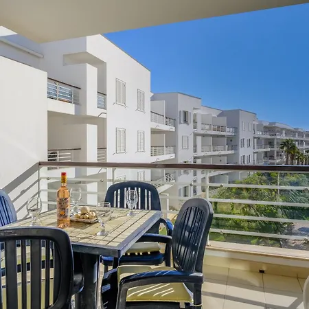 Beautiful Two Bed In Marina With Shared Pool Appartement
