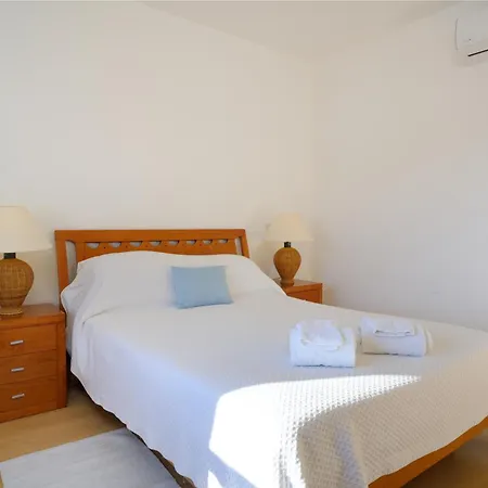Beautiful Two Bed In Marina With Shared Pool * Lagos