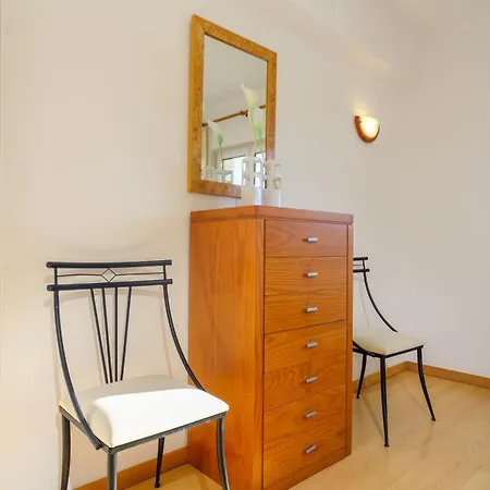 Апартаменты Beautiful Two Bedroom In Marina With Shared Pool